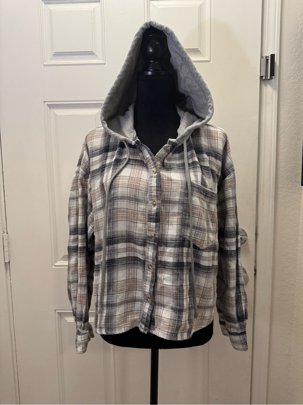 Aeropostale Gray and Beige Plaid Hooded Button-Down Shirt 0139